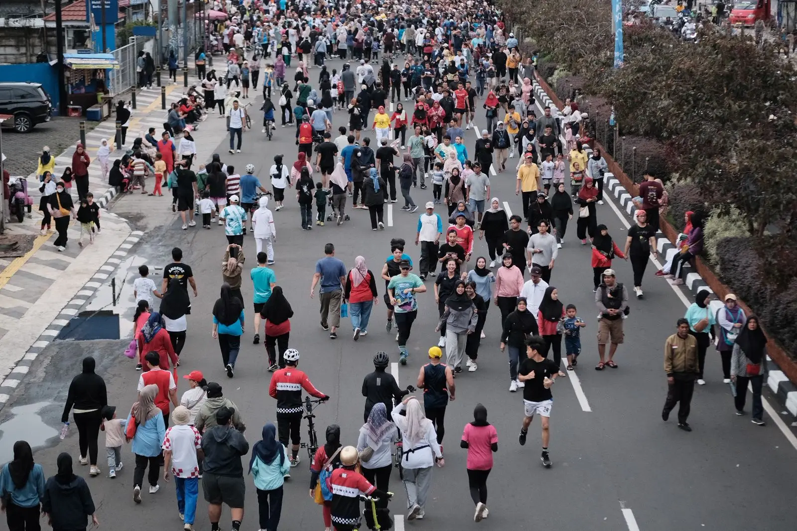 Viral Mobil Disoraki Warga karena Masuk Jalan Margonda Depok Saat CFD